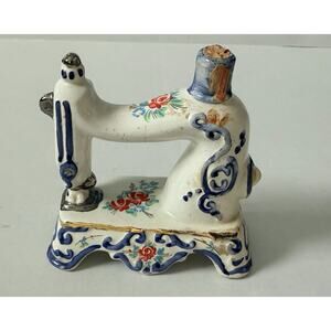 Vintage Famous First Porcelain Sewing Machine 1973 R.E.M Original 4 inches